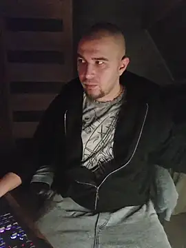 Snapshot of Foxyshaved chatting on February 13, 2026, 5:18 am Foxyshaved online show from February 13, 2026, 5:18 am