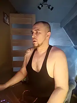 Snapshot of Foxyshaved chatting on April 7, 2026, 5:31 am Foxyshaved online show from April 7, 2026, 5:31 am