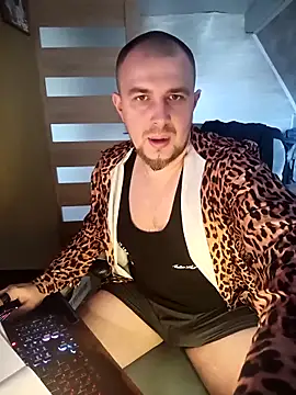 Snapshot of Foxyshaved chatting on April 8, 2026, 5:20 am Foxyshaved online show from April 8, 2026, 5:20 am