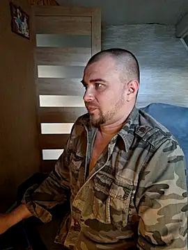 Snapshot of Foxyshaved chatting on March 23, 2026, 1:33 pm Foxyshaved online show from March 23, 2026, 1:33 pm