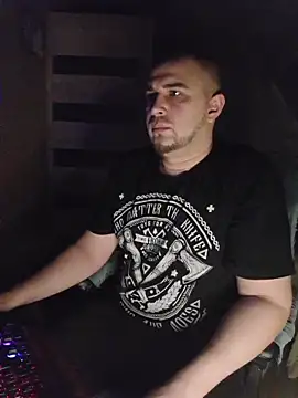 Snapshot of Foxyshaved chatting on February 5, 2026, 4:30 am Foxyshaved online show from February 5, 2026, 4:30 am