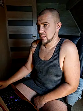 Snapshot of Foxyshaved chatting on July 20, 2026, 4:31 am Foxyshaved online show from July 20, 2026, 4:31 am