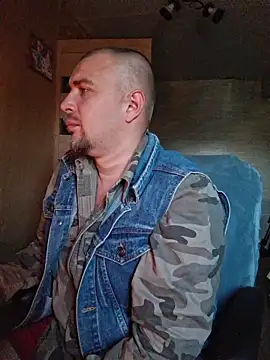 Foxyshaved online show from September 9, 2025, 4:00 am