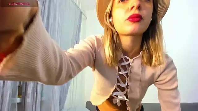  ellen meow  online show from December 14, 2025, 2:22 pm