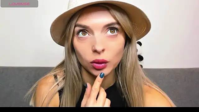 Snapshot of _ellen_meow_ chatting on June 12, 2026, 7:55 pm ellen meow online show from June 12, 2026, 7:55 pm