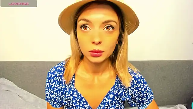  ellen meow  online show from October 25, 2025, 9:26 pm