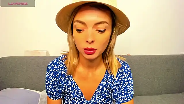  ellen meow  online show from October 7, 2025, 9:27 pm