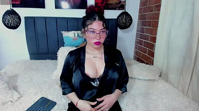 kyliejenner hot online show from June 12, 2026, 3:48 am