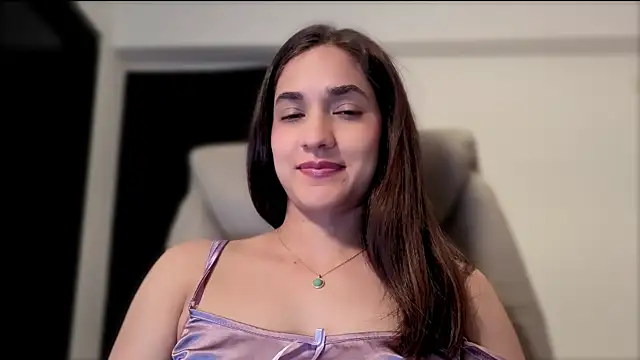 CuteeRose online show from April 23, 2026, 9:05 pm