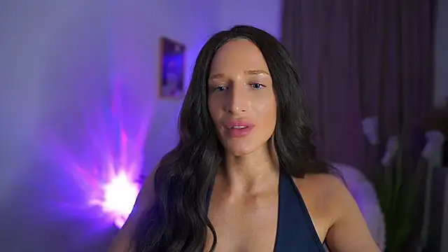 Nicolette  Shea  online show from July 6, 2026, 6:10 pm