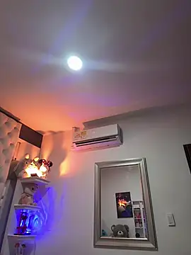 ZarahEvans online show from February 13, 2025, 10:54 pm