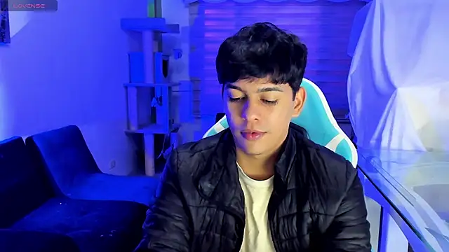 Snapshot of Franco_Rizzo_ chatting on October 4, 2025, 2:35 am Franco Rizzo online show from October 4, 2025, 2:35 am