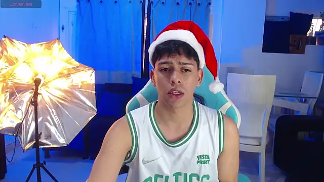 Snapshot of Franco_Rizzo_ chatting on December 14, 2025, 7:08 pm Franco Rizzo online show from December 14, 2025, 7:08 pm