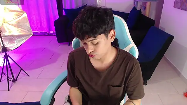 Snapshot of Franco_Rizzo_ chatting on January 15, 2026, 8:23 pm Franco Rizzo online show from January 15, 2026, 8:23 pm