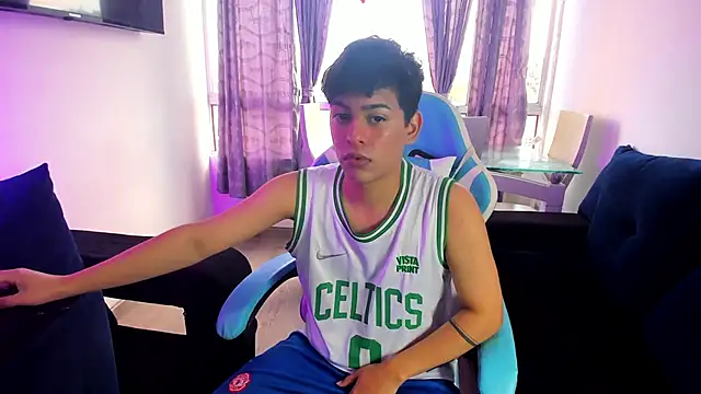 Snapshot of Franco_Rizzo_ chatting on January 17, 2025, 4:26 pm Franco Rizzo online show from January 17, 2025, 4:26 pm