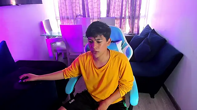 Snapshot of Franco_Rizzo_ chatting on January 27, 2025, 8:49 pm Franco Rizzo online show from January 27, 2025, 8:49 pm