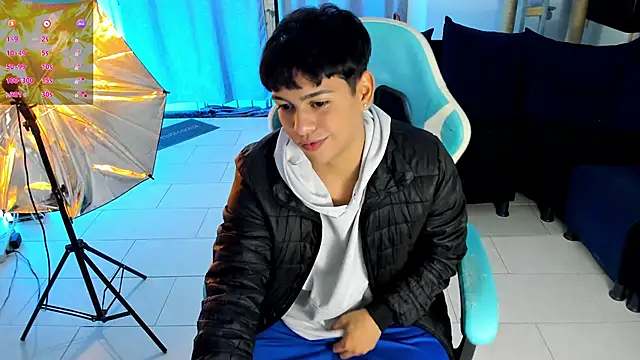 Snapshot of Franco_Rizzo_ chatting on November 21, 2025, 11:48 pm Franco Rizzo online show from November 21, 2025, 11:48 pm