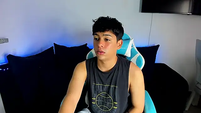 Snapshot of Franco_Rizzo_ chatting on February 26, 2025, 8:36 pm Franco Rizzo online show from February 26, 2025, 8:36 pm