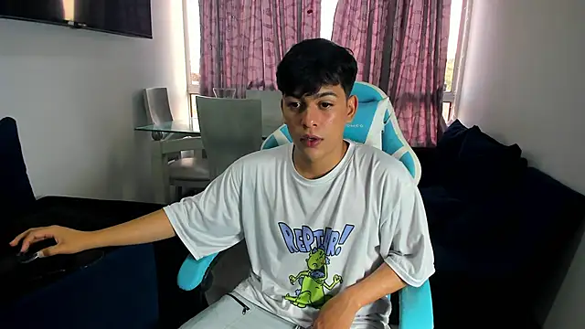 Snapshot of Franco_Rizzo_ chatting on February 7, 2025, 10:30 pm Franco Rizzo online show from February 7, 2025, 10:30 pm