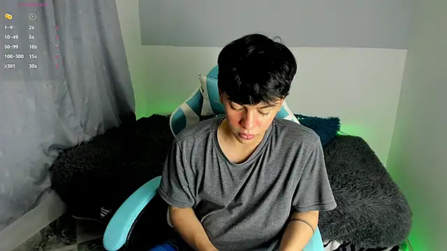 Snapshot of Franco_Rizzo_ chatting on March 19, 2025, 10:53 pm Franco Rizzo online show from March 19, 2025, 10:53 pm