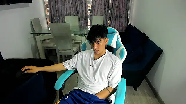 Snapshot of Franco_Rizzo_ chatting on February 6, 2025, 10:32 pm Franco Rizzo online show from February 6, 2025, 10:32 pm