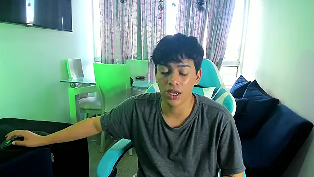 Snapshot of Franco_Rizzo_ chatting on January 29, 2025, 8:35 pm Franco Rizzo online show from January 29, 2025, 8:35 pm