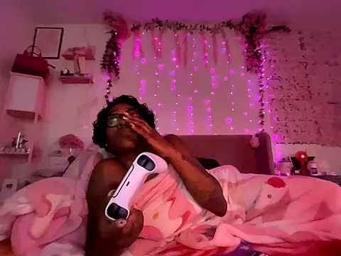 VixenCapri online show from October 29, 2025, 1:54 pm