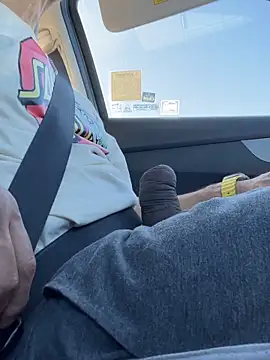 RoodoggXL online show from December 17, 2025, 6:35 pm