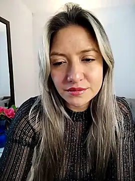 valeriahunter1 online show from March 5, 2025, 9:26 pm