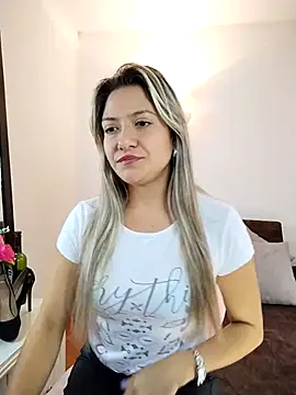 valeriahunter1 online show from March 18, 2025, 10:48 pm