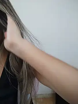valeriahunter1 online show from July 24, 2026, 10:28 pm
