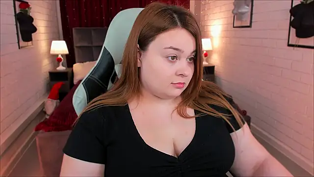 Snapshot of KimberlyMaran chatting on February 18, 2025, 9:21 am KimberlyMaran online show from February 18, 2025, 9:21 am