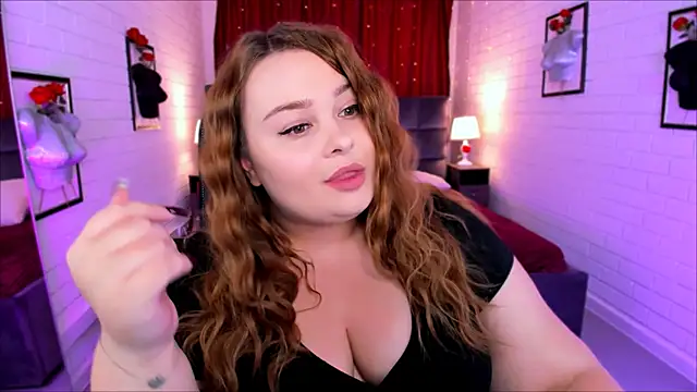 Snapshot of KimberlyMaran chatting on September 27, 2025, 1:50 pm KimberlyMaran online show from September 27, 2025, 1:50 pm