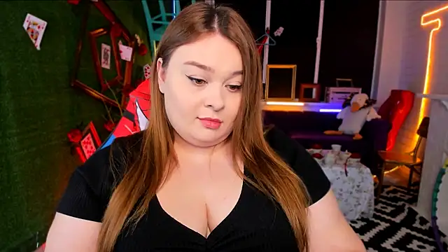 Snapshot of KimberlyMaran chatting on February 25, 2025, 12:16 pm KimberlyMaran online show from February 25, 2025, 12:16 pm