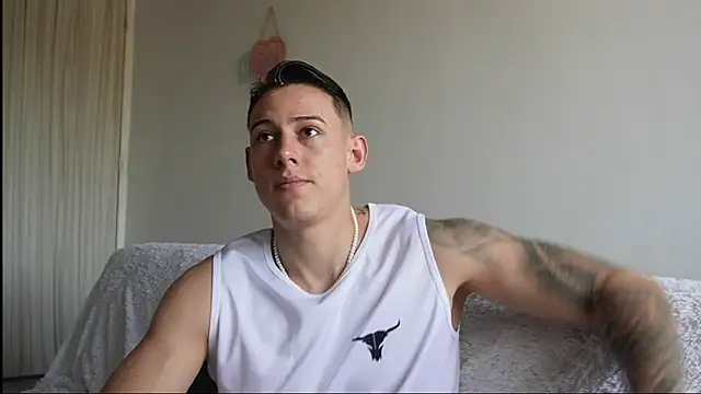 Snapshot of Muscle_King_Cum chatting on June 10, 2026, 1:56 pm Muscle King Cum online show from June 10, 2026, 1:56 pm