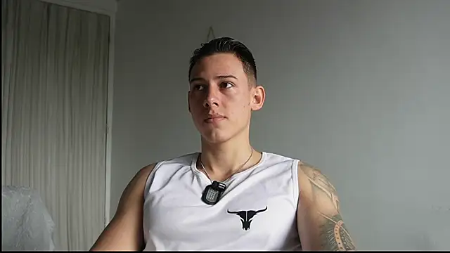 Snapshot of Muscle_King_Cum chatting on June 16, 2026, 2:50 pm Muscle King Cum online show from June 16, 2026, 2:50 pm