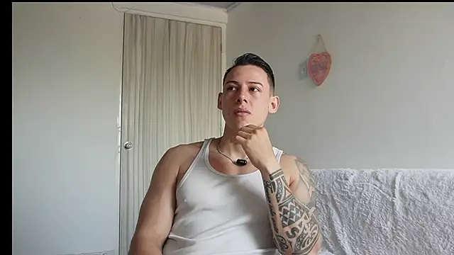 Snapshot of Muscle_King_Cum chatting on May 12, 2026, 1:39 pm Muscle King Cum online show from May 12, 2026, 1:39 pm