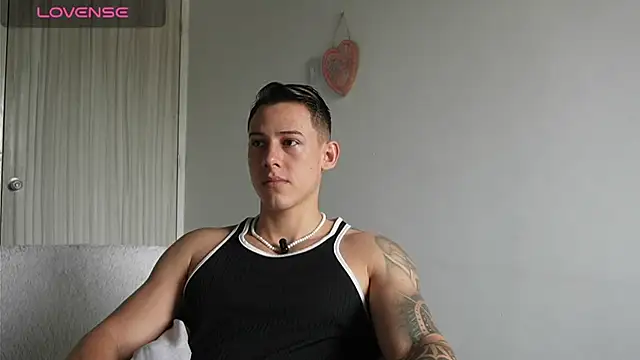 Snapshot of Muscle_King_Cum chatting on August 4, 2026, 1:48 pm Muscle King Cum online show from August 4, 2026, 1:48 pm