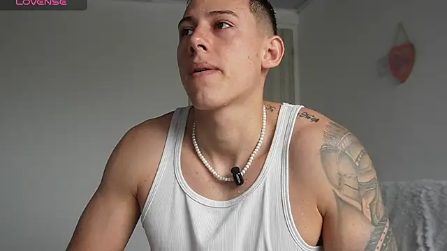 Snapshot of Muscle_King_Cum chatting on May 21, 2026, 2:03 pm Muscle King Cum online show from May 21, 2026, 2:03 pm