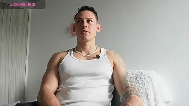 Snapshot of Muscle_King_Cum chatting on May 19, 2026, 2:13 pm Muscle King Cum online show from May 19, 2026, 2:13 pm