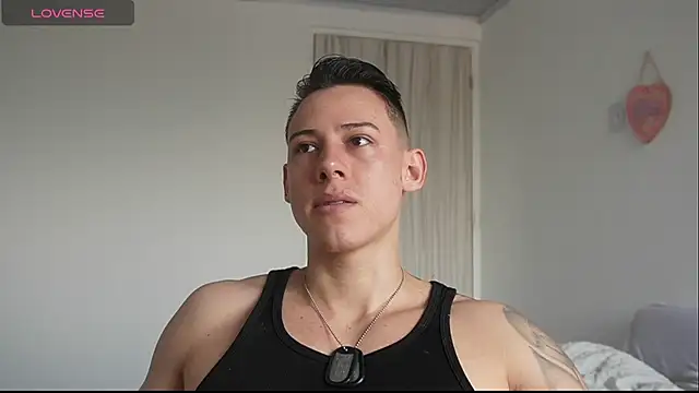 Muscle King Cum online show from May 1, 2026, 1:27 pm
