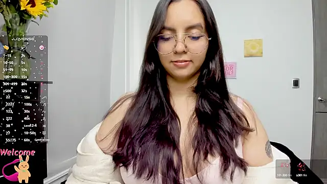 Valery7rose  online show from September 16, 2025, 9:05 pm