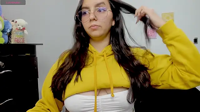 Valery7rose  online show from September 12, 2025, 9:14 pm