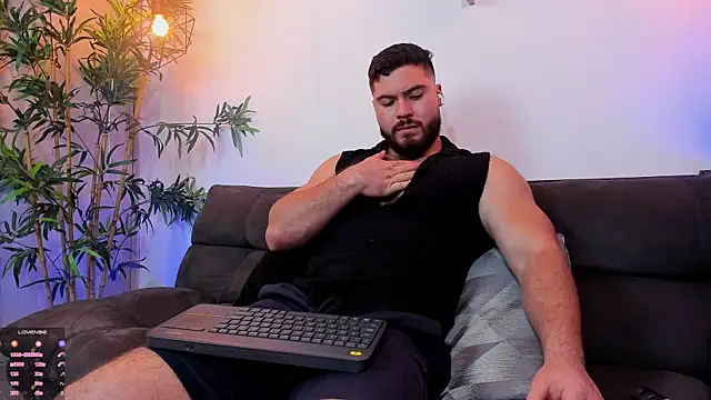 SebastianVilla  online show from August 2, 2026, 8:17 pm