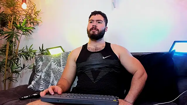 SebastianVilla  online show from July 1, 2026, 11:16 pm