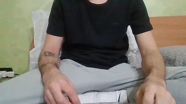 Snapshot of Drogon1000 chatting on March 13, 2026, 2:44 pm Drogon1000 online show from March 13, 2026, 2:44 pm