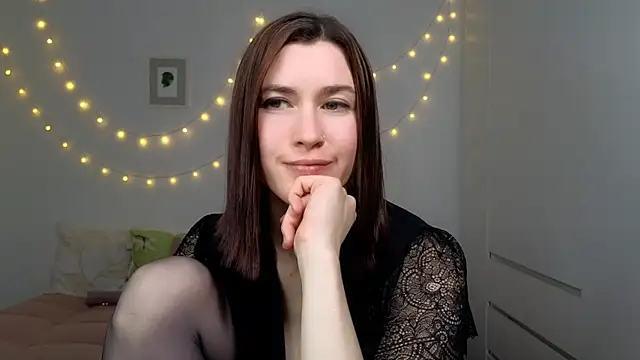 AliciaNewell online show from June 9, 2026, 7:15 pm