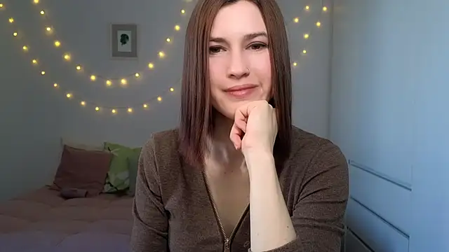 AliciaNewell online show from June 5, 2026, 5:23 am
