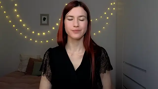 Snapshot of AliciaNewell chatting on April 25, 2026, 3:53 pm AliciaNewell online show from April 25, 2026, 3:53 pm