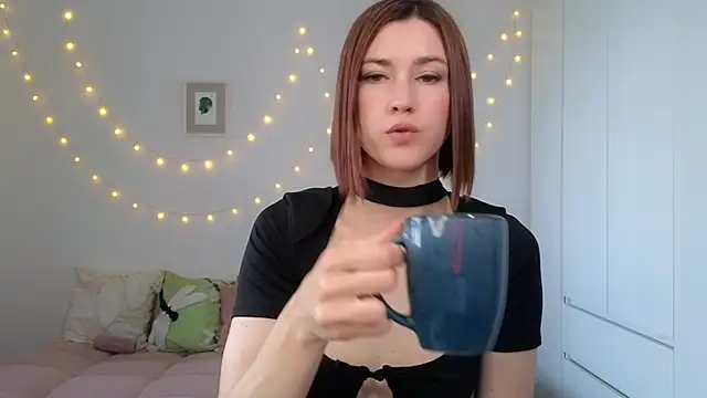 AliciaNewell online show from June 30, 2026, 4:56 am